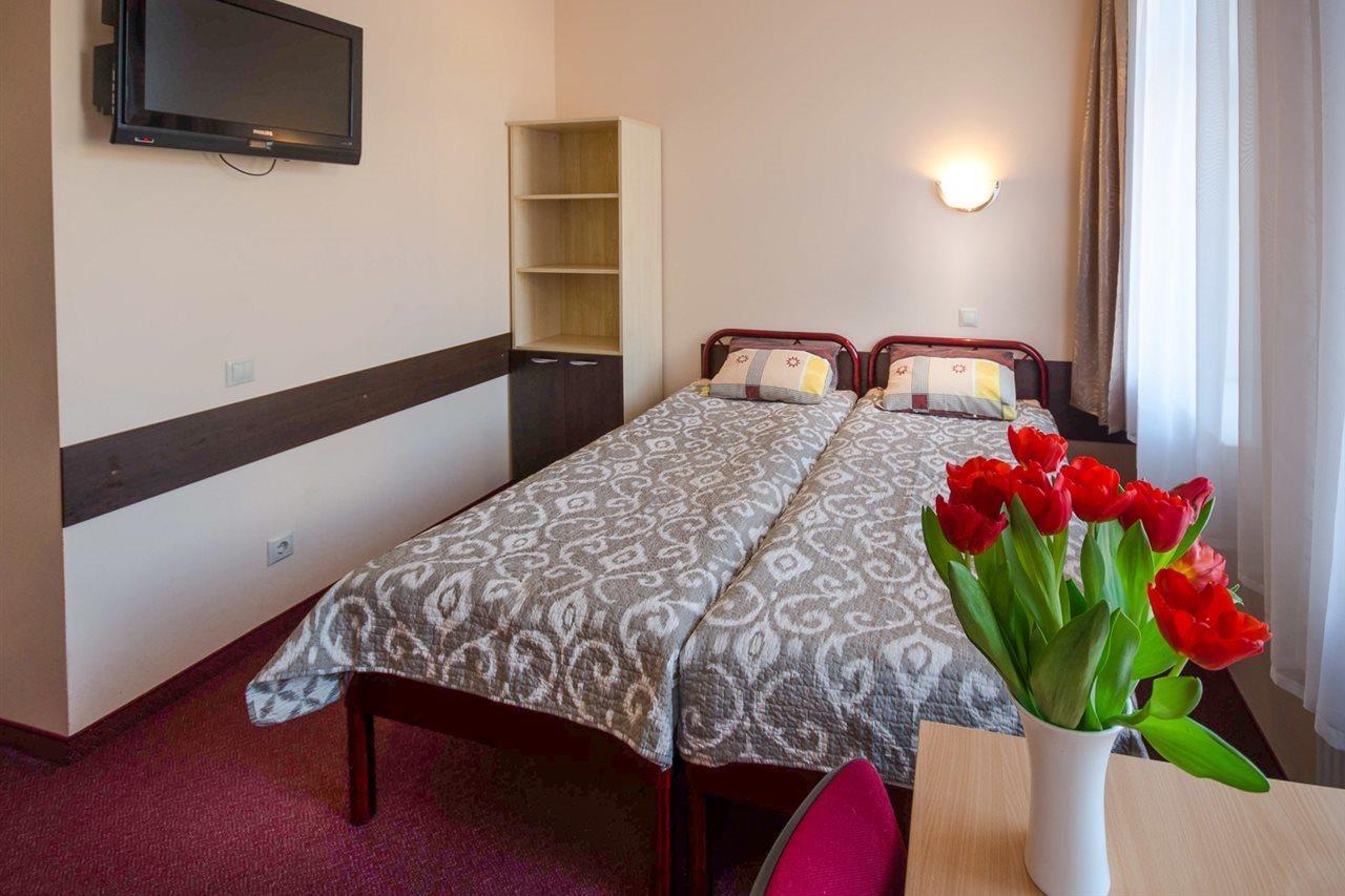 Apalenis Hotell Riga Eksteriør bilde